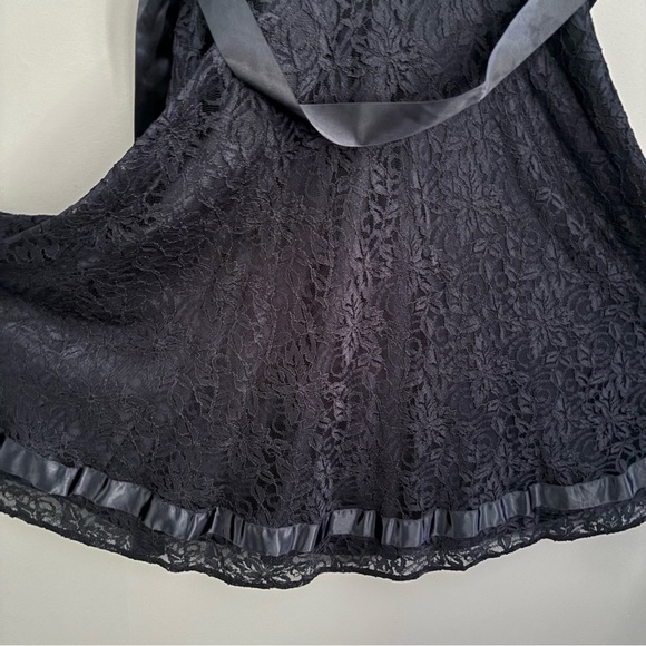 NWT Studio Tahari-Levine Co. Size 6 Navy Lace Dress - Picture 8 of 16